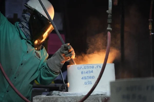 metal-casting-foundry-min metal-casting-foundry-min-img